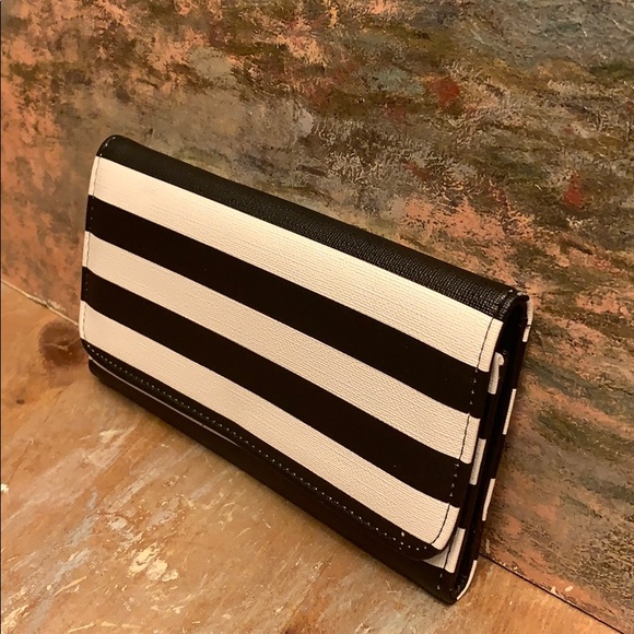 NWOT Kut from the Kloth Wallet - Picture 7 of 8